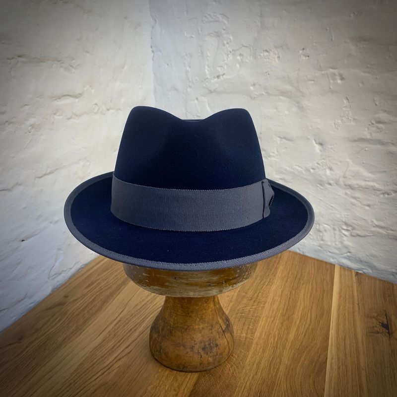 1928 TRILBY Nachtblau