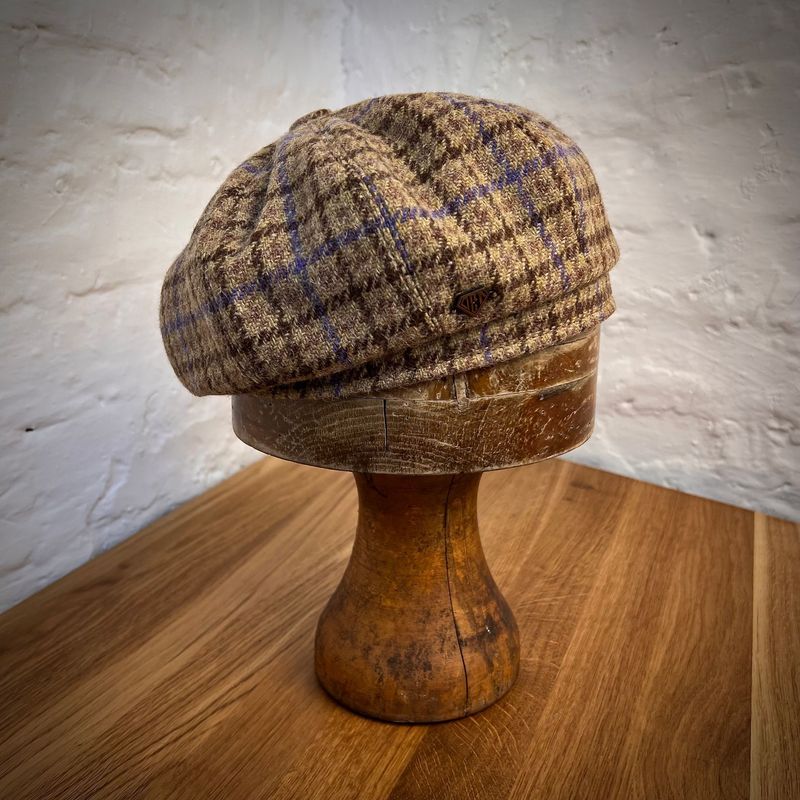 1957 BARETT Violets on Field 1957 BARETT Violets on Field