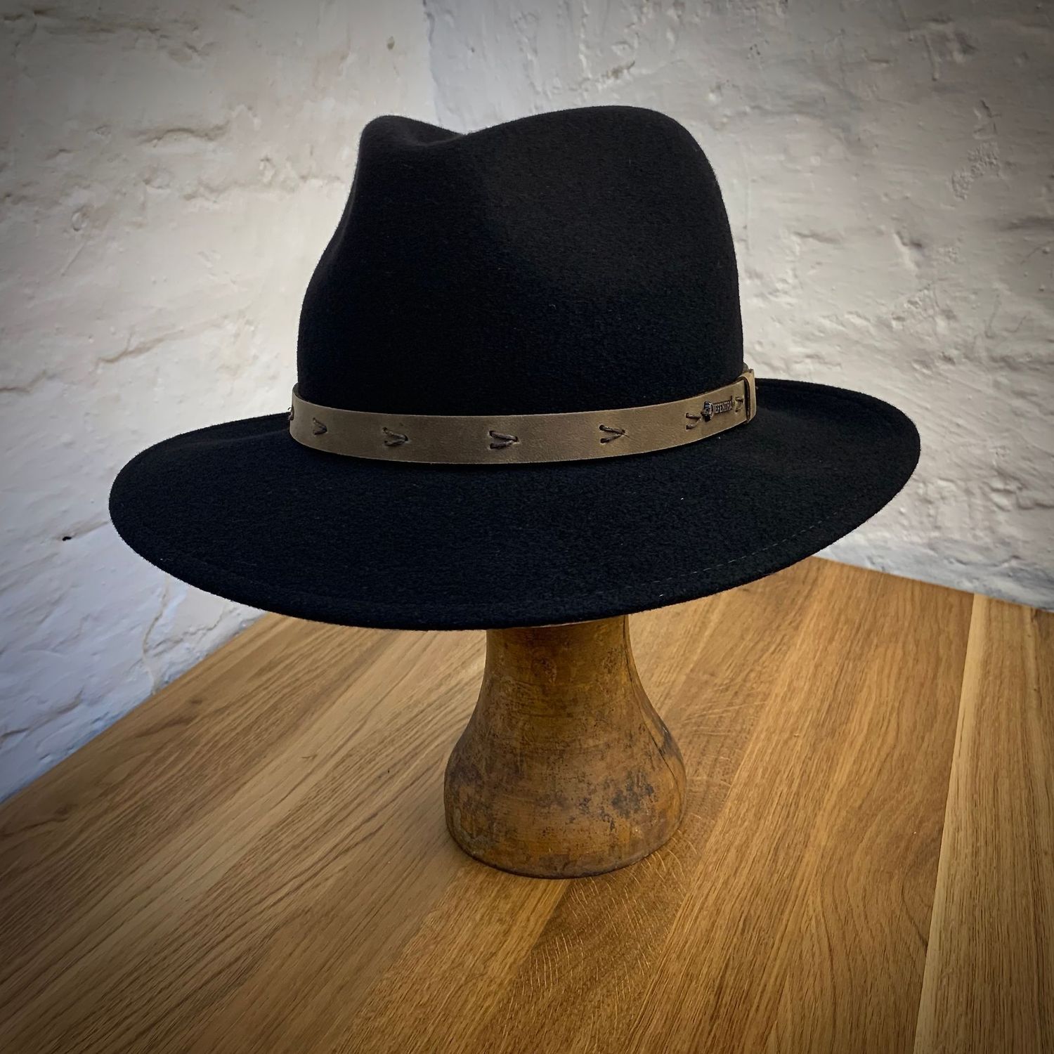 1980 TRAVELLER Schwarz