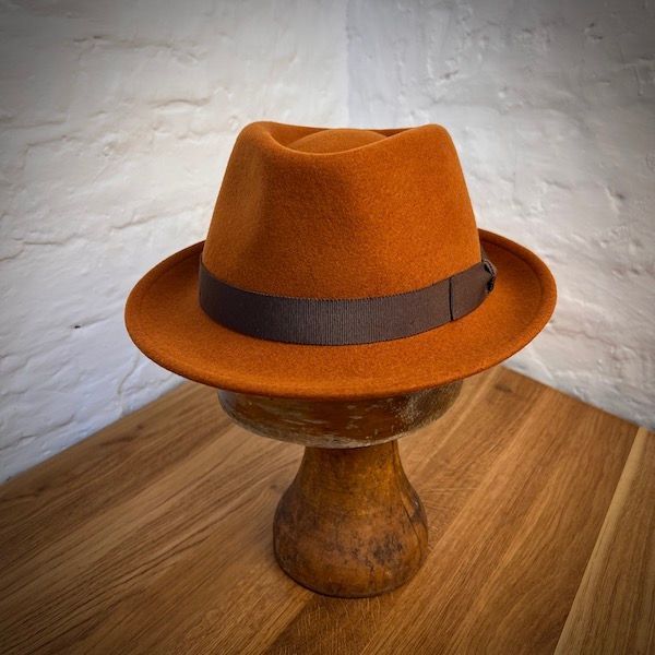 1935 TRILBY Deep Clay Red 1935 TRILBY Deep Clay Red