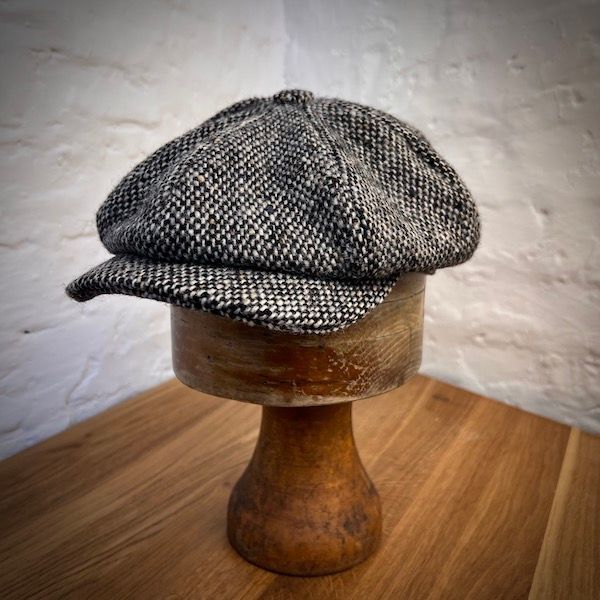 1920 NEWSBOY + Salt & Pepper 1920 NEWSBOY + Salt & Pepper