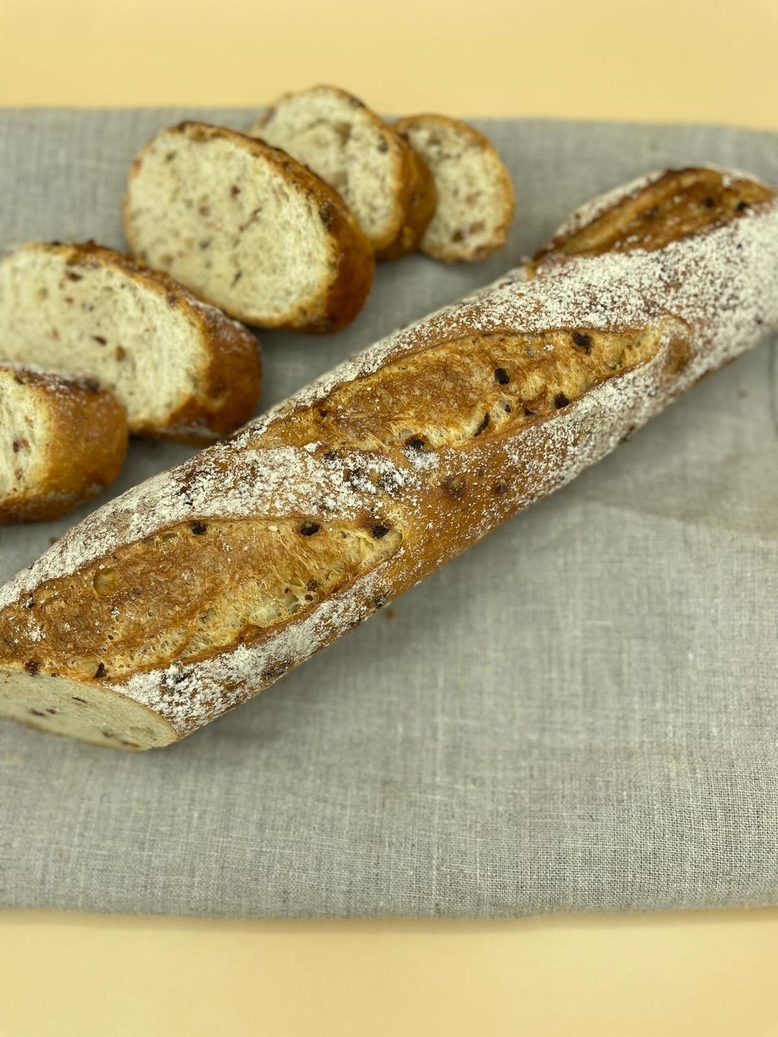 Speckbaguette Halbgebacken