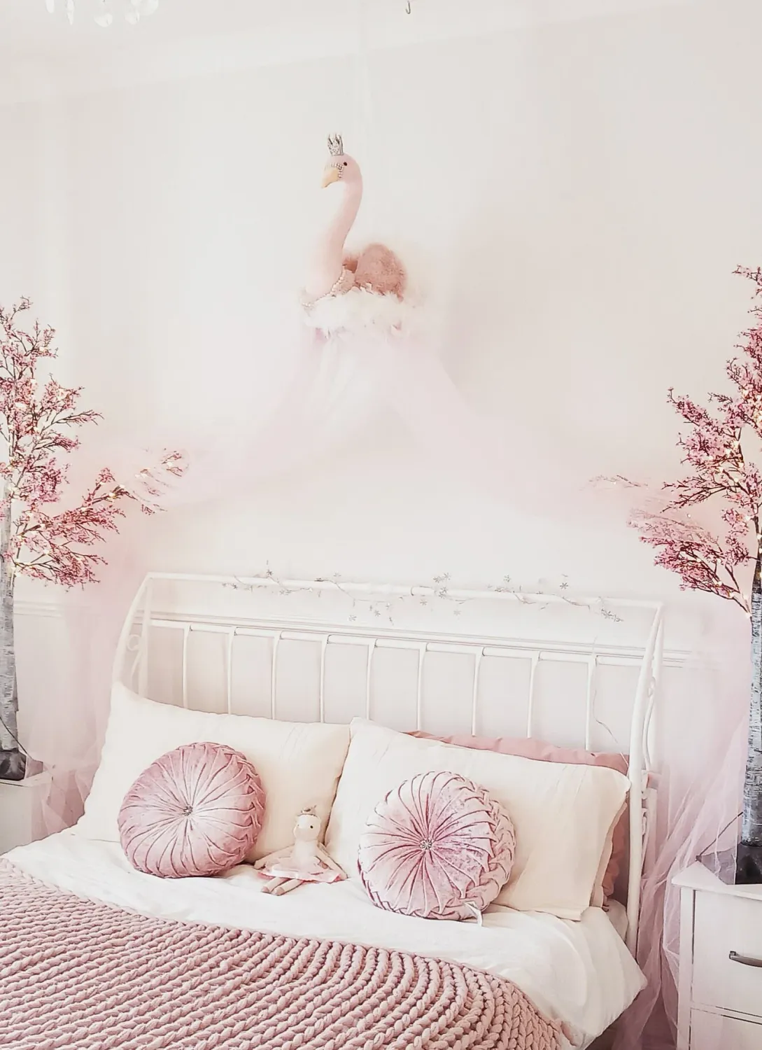Bed canopy swan/fairy/floral