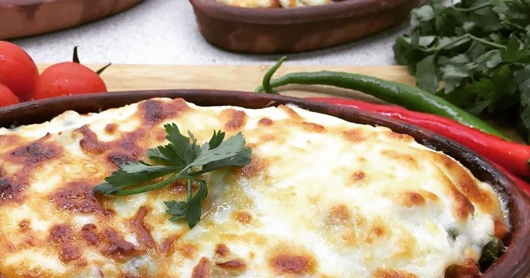 BEEF CUBES BAKED WITH BECHAMEL SAUCE BEEF CUBES BAKED WITH BECHAMEL SAUCE