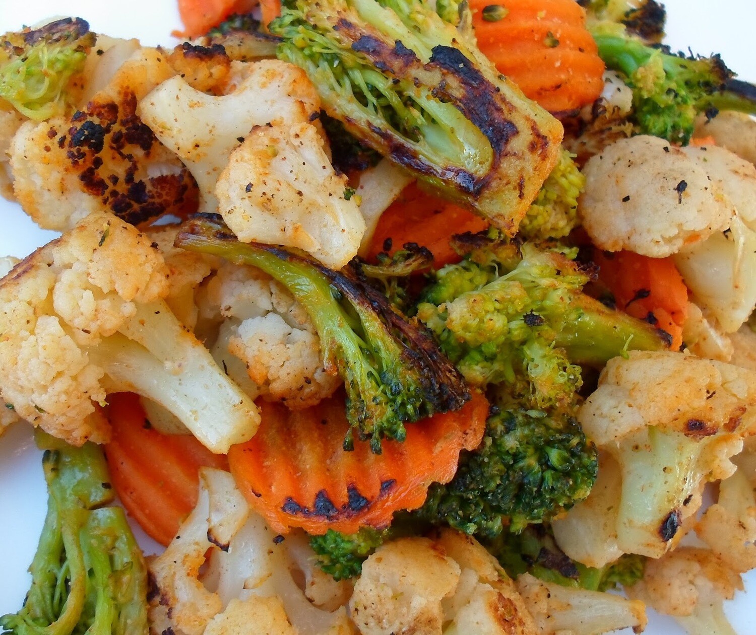 BAKED POTATOES WITH VEGGIE GARNISH