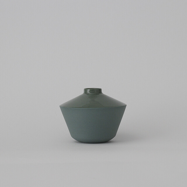 Hella Feline Vase