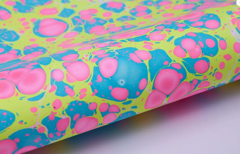 Paper Michi Geschenkpapier-handmarmoriert Neon Stone
