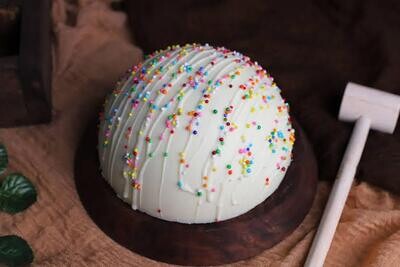 Pinata Cake Round