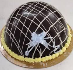 Pinata Cake Round