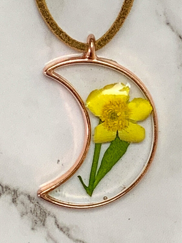 Yellow Daisy Resin Necklace