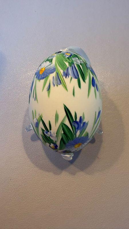 Osterei - blaue Blüten E4