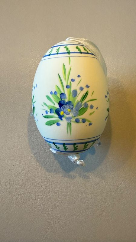 Osterei - blaue Blüten E3