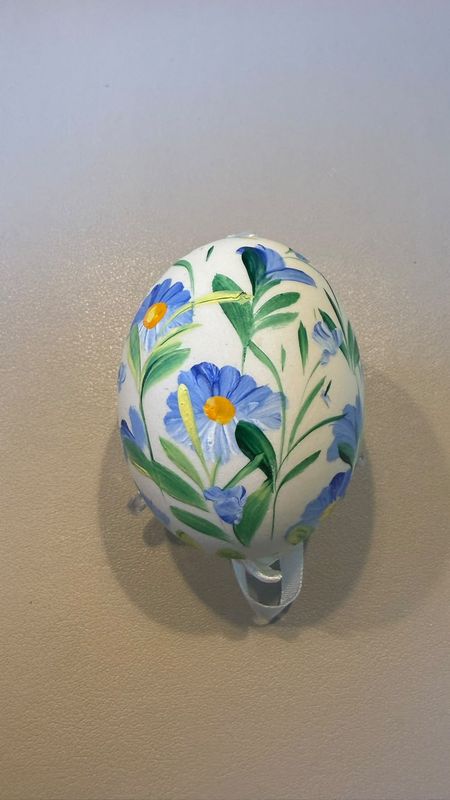 Osterei - blaue Blüten E6
