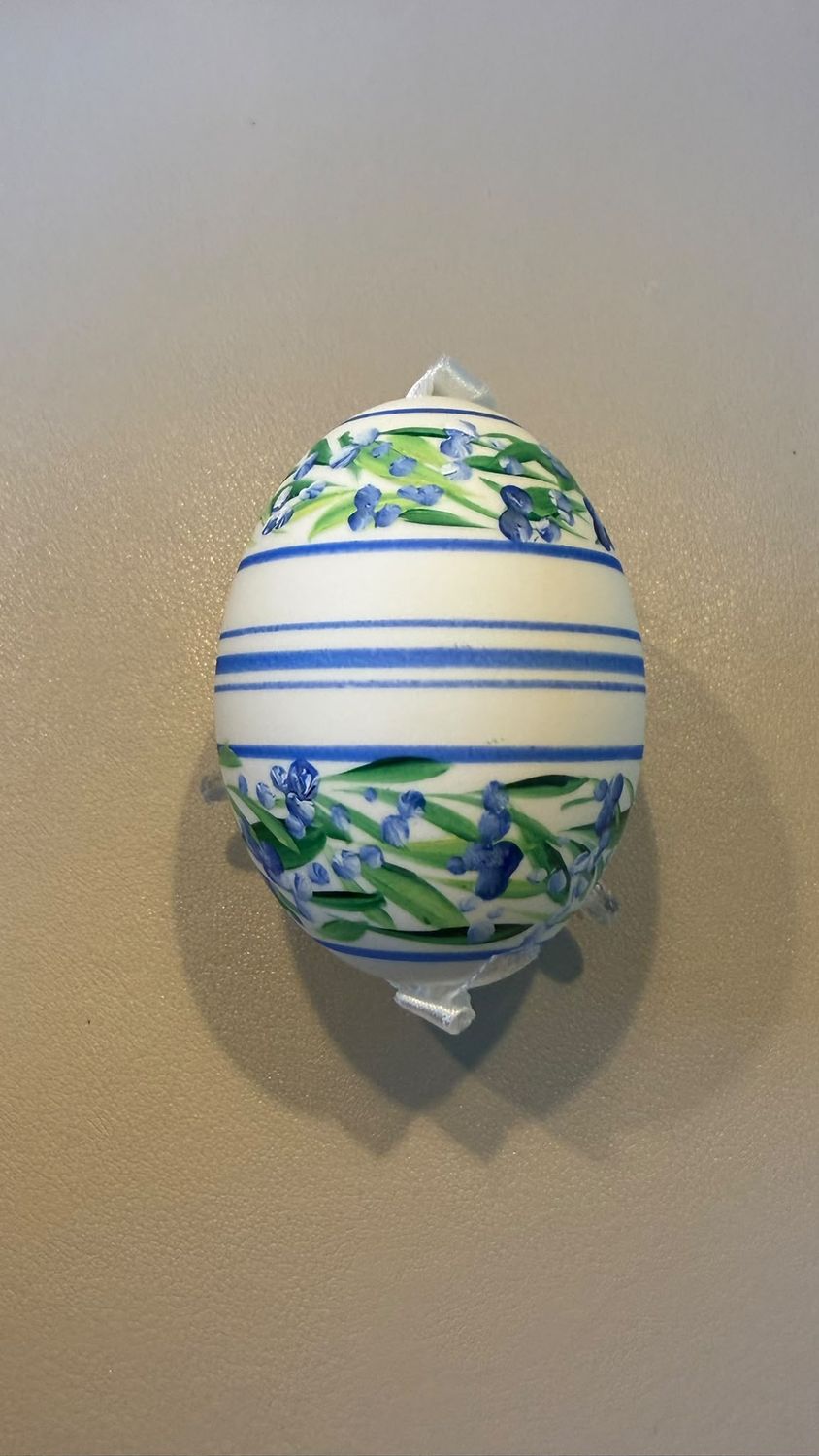 Osterei - blaue Blüten E8 Osterei - blaue Blüten E8