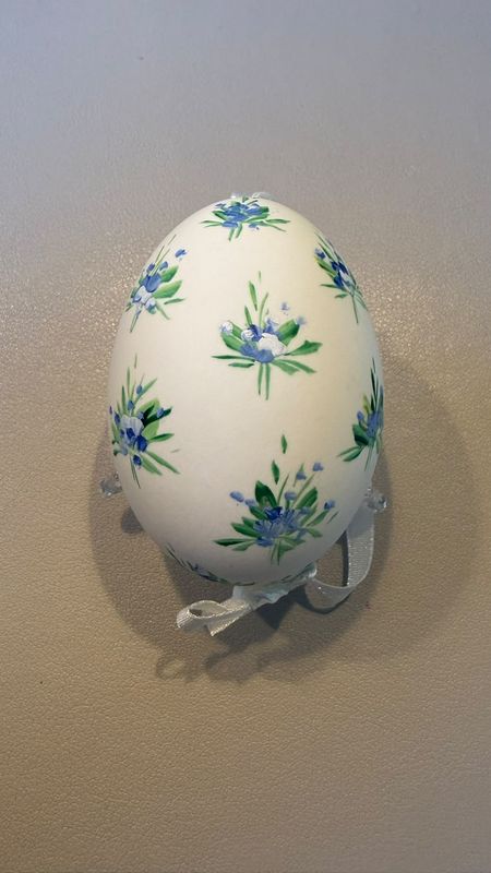 Osterei - blaue Blüten E5