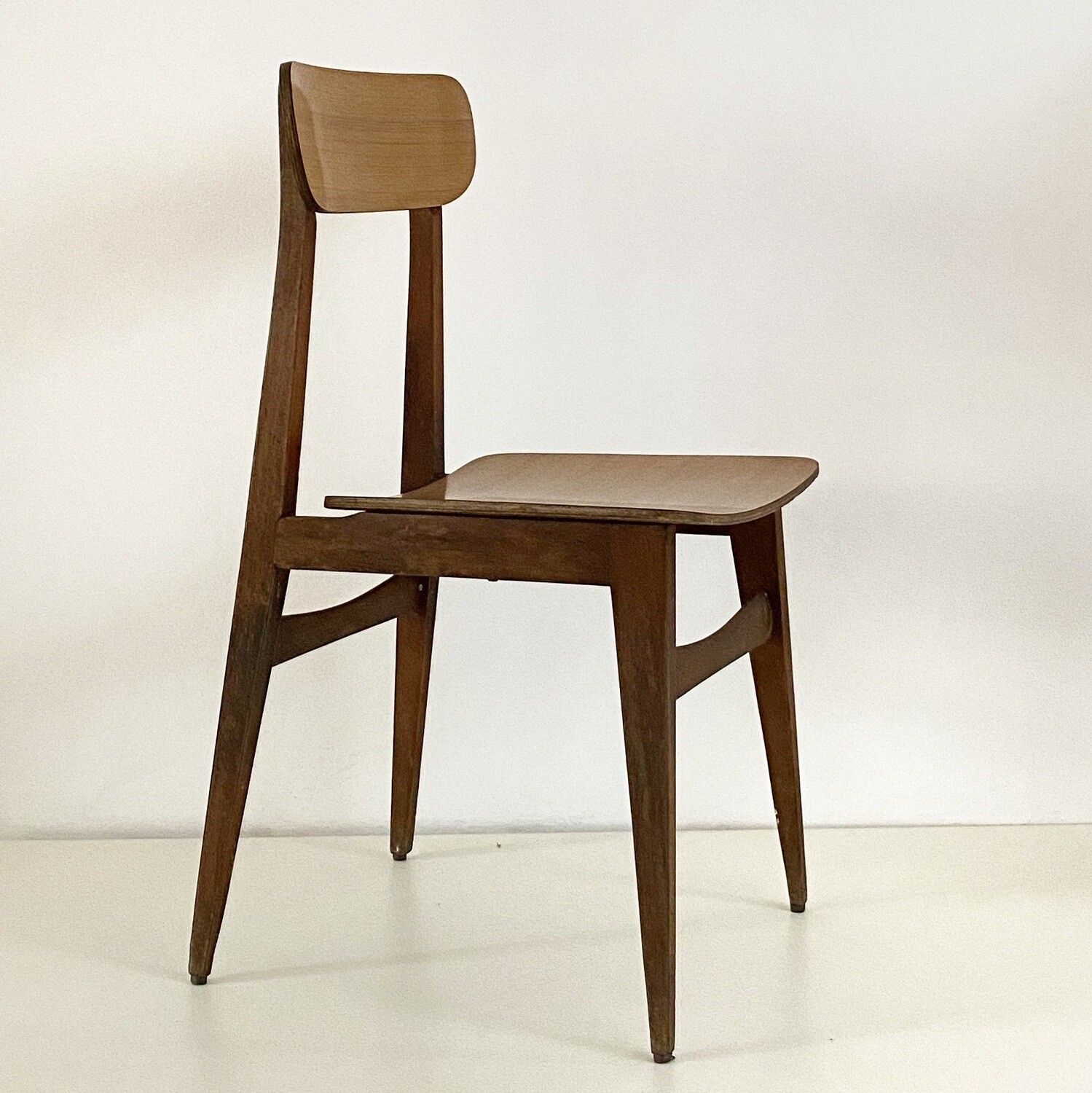 Set of 4 Chairs with solid wood structure and Formica seats