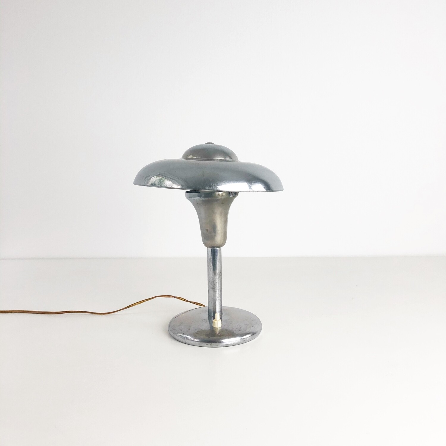 Bauhaus style table lamp in chromed metal from the 1930s