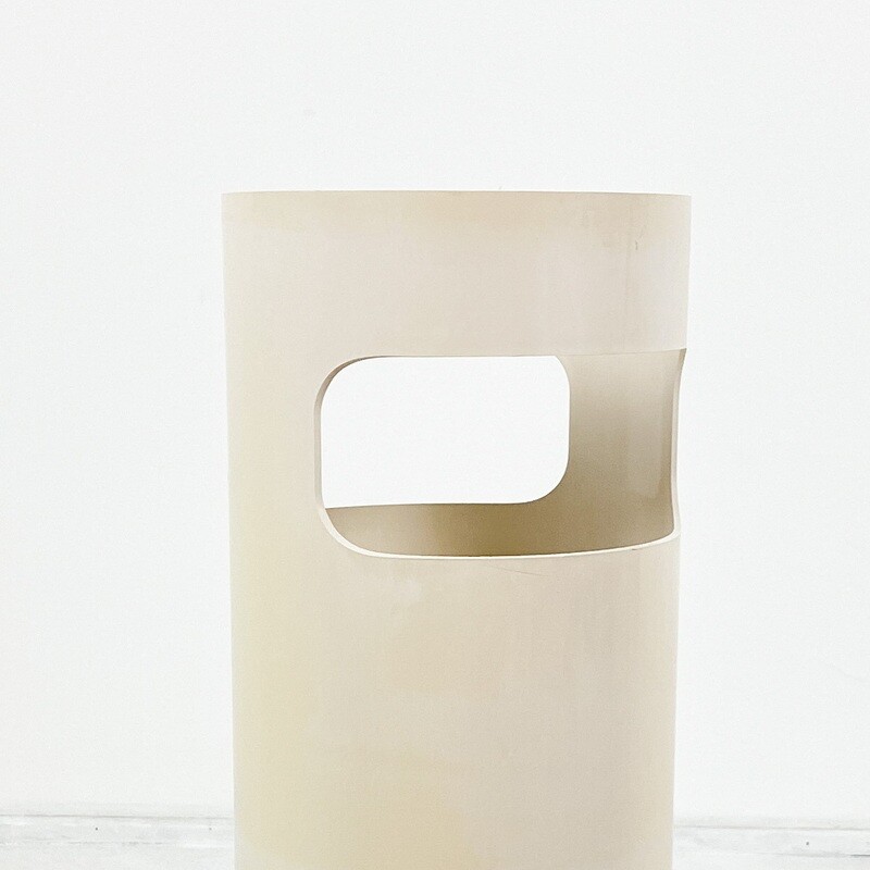 Kartell umbrella stand designer Gino Colombini 1966