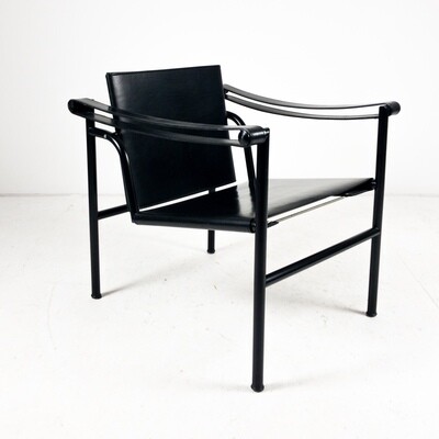 LC1 armchair design Le Corbusier, Pierre Jeanneret, Charlotte Perriand for Cassina