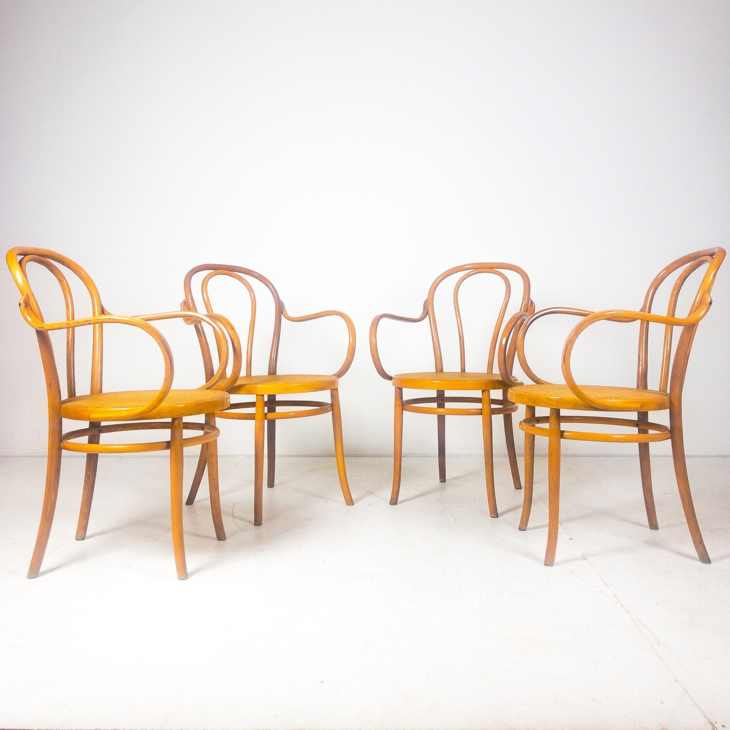 Set di 4 sedie in stile Thonet