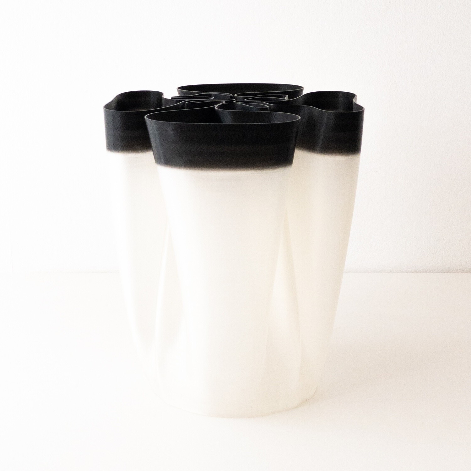 Flower vase in recycled plastic