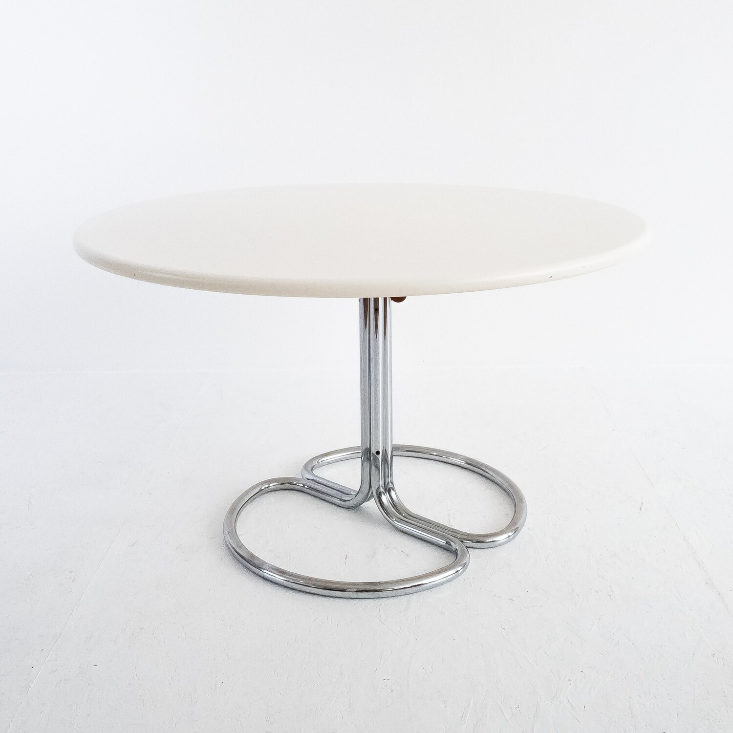 Maia Round Dining Table by Giotto Stoppino for Bernini, 1969