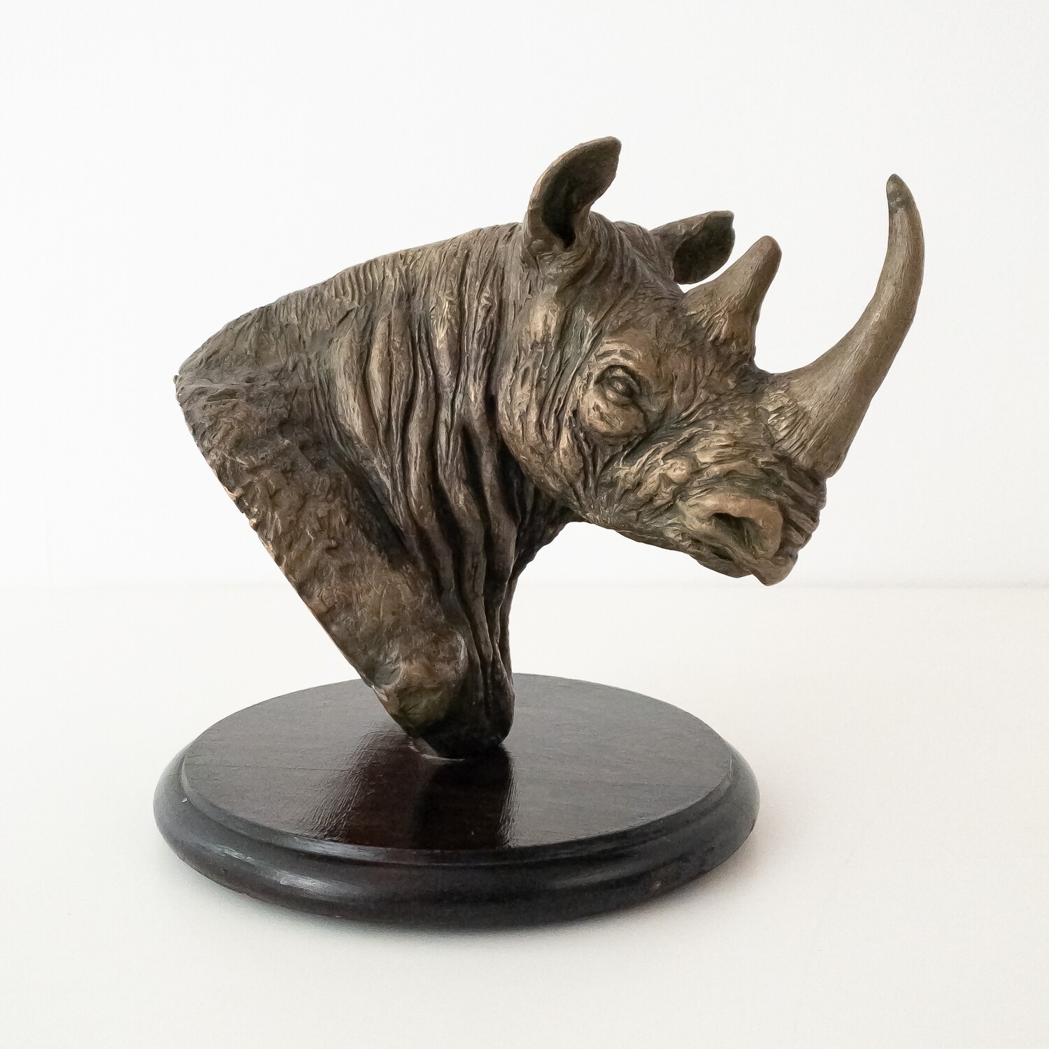 Antica scultura a forma di Rinoceronte
