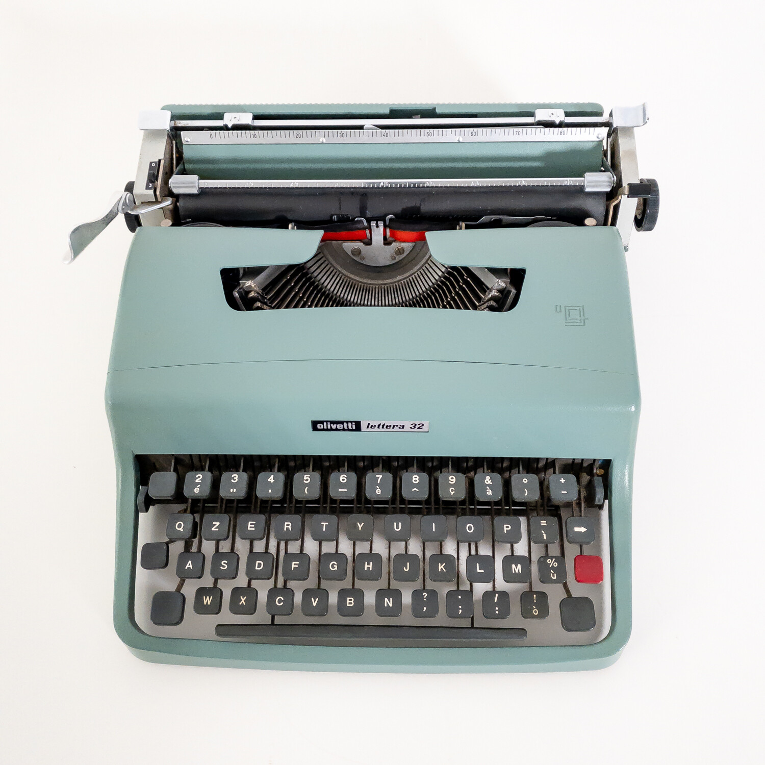 Olivetti Lettera 32 typewriter