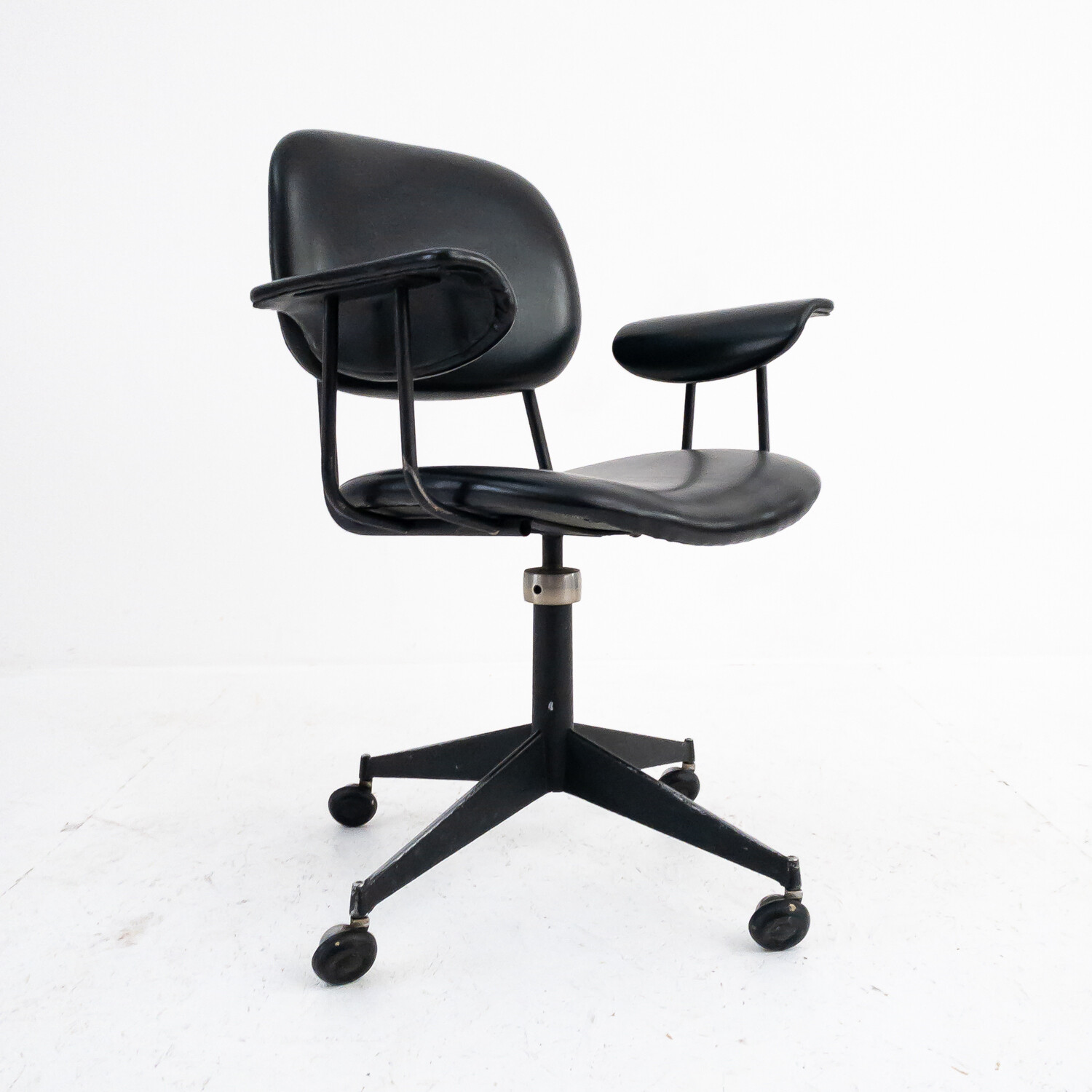 Swivel office chair in the style of BBPR for Olivetti, Italy 1960s