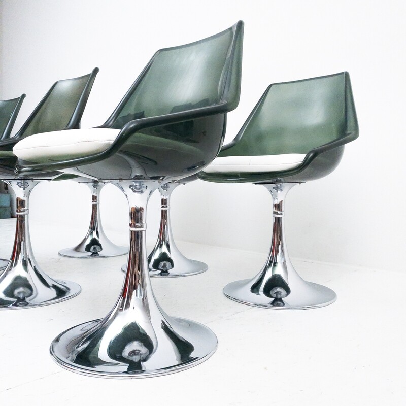Round dining table set by Suzanne Fjeldsøe and set of 6 Tulip-style chairs by S.A. Ranger, France, 1960s.