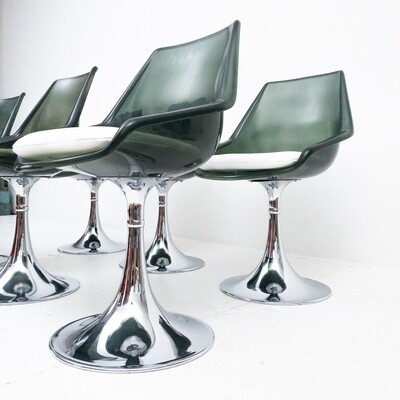 Round dining table set by Suzanne Fjeldsøe and set of 6 Tulip-style chairs by S.A. Ranger, France, 1960s.