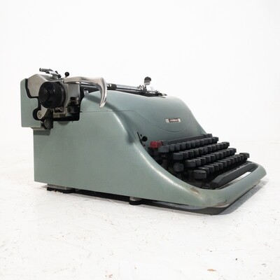 Olivetti Lexikon 80 typewriter