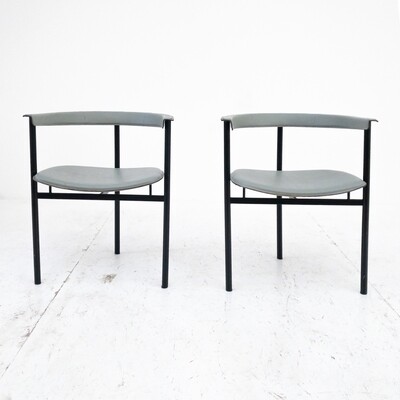 Set of 2 leather armchairs by Enrico Pellizzoni