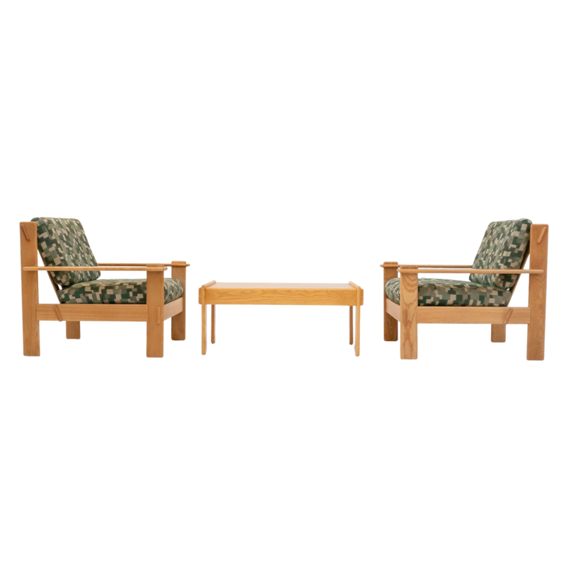 Set of 2 armchairs and coffee table in 70s Scandinavian style