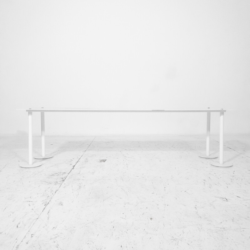 Design bench in white steel