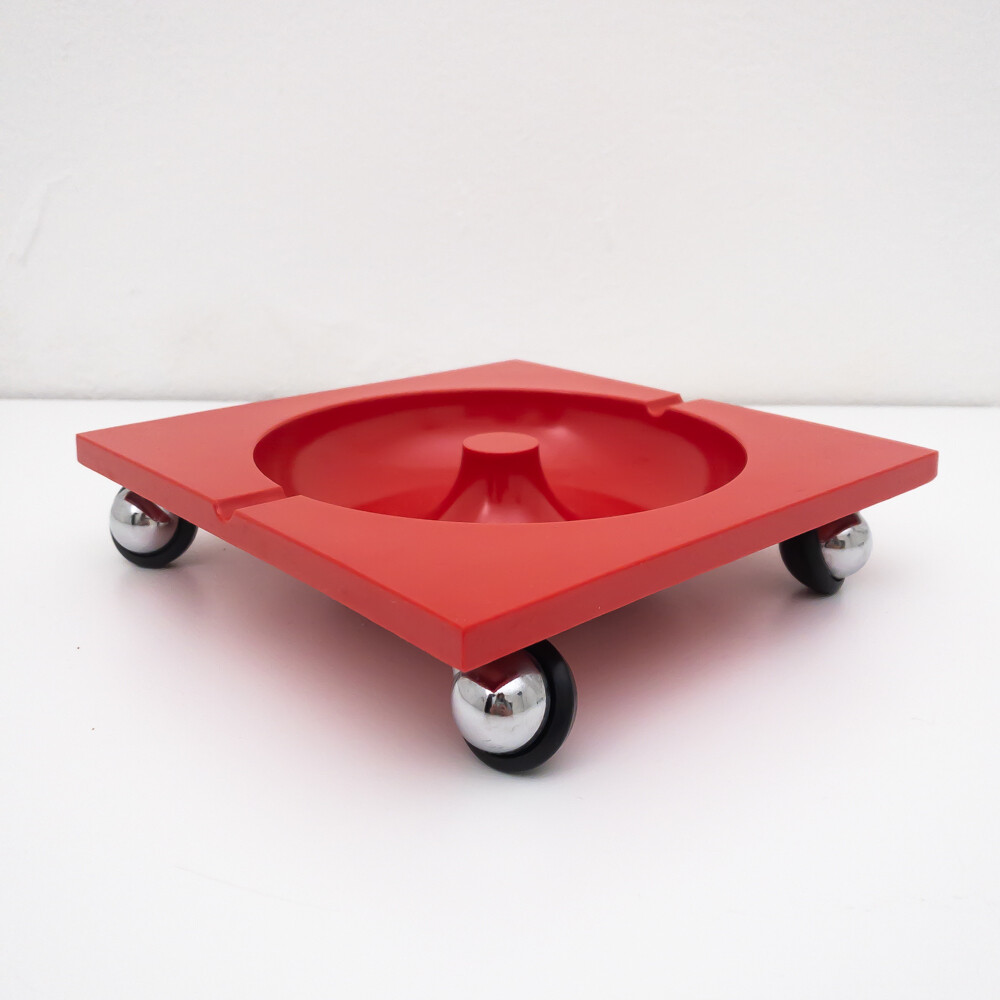 Posacenere quadrato in plastica con ruote, design Renzo Mori, Italia anni '70