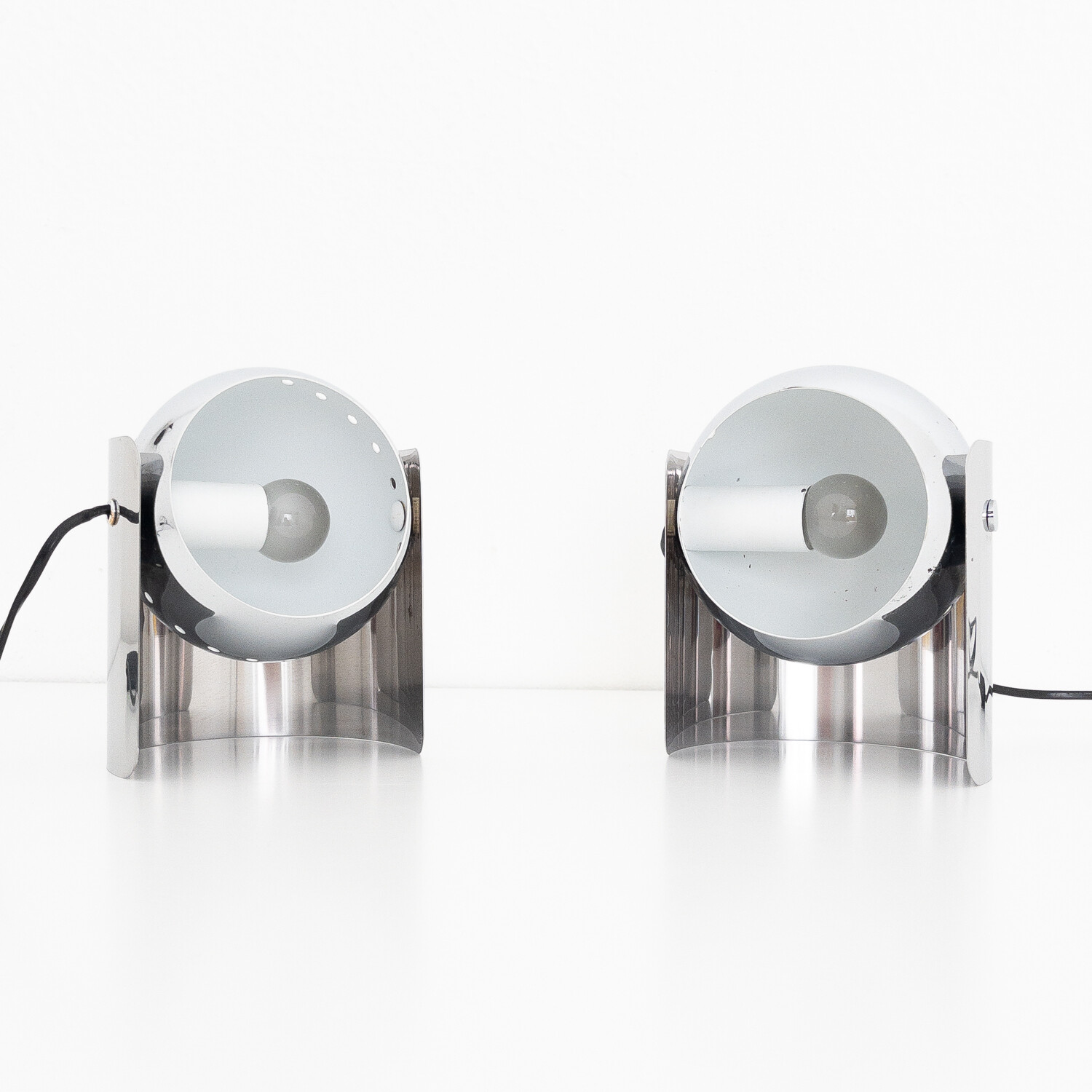 Pair of chromed metal table lamps from the 70s