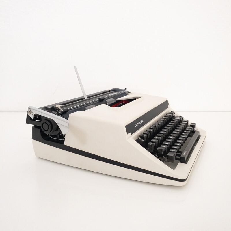 Gabriele 12 Triumph typewriter