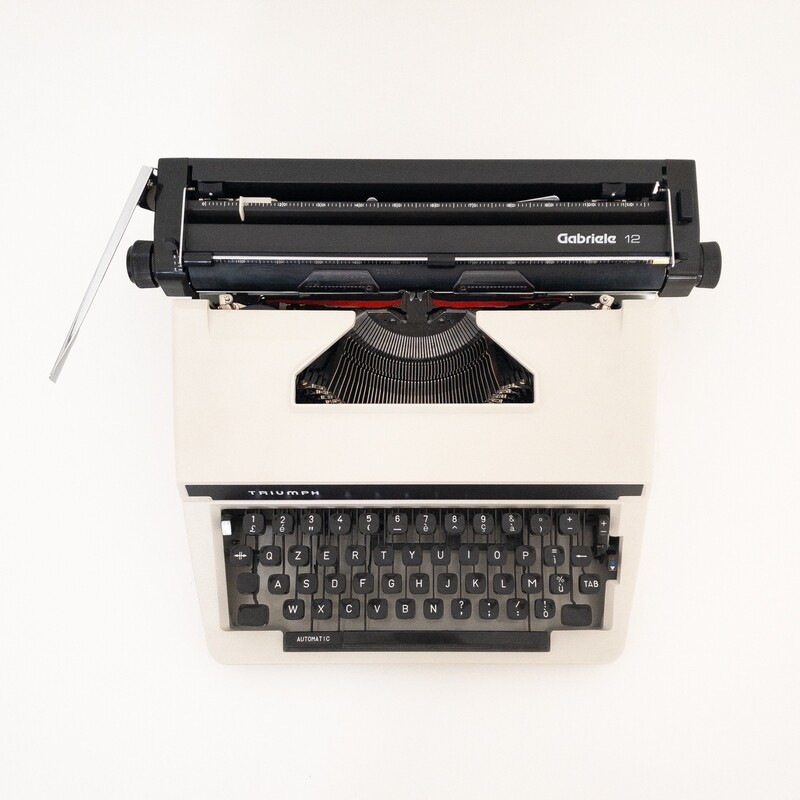 Gabriele 12 Triumph typewriter