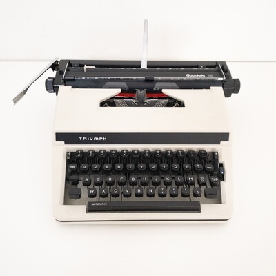 Gabriele 12 Triumph typewriter