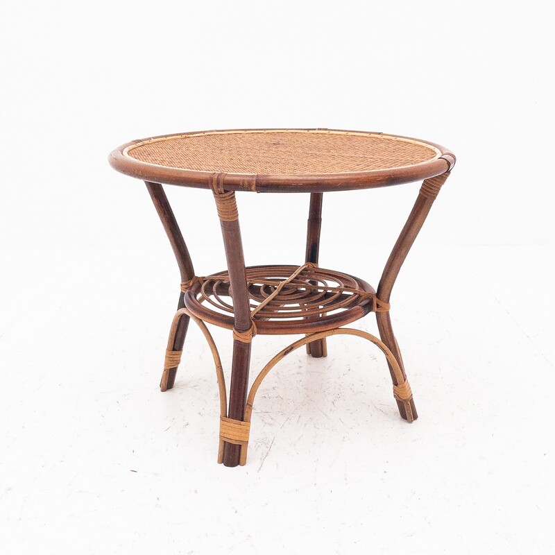 Round coffee table in bamboo and rush