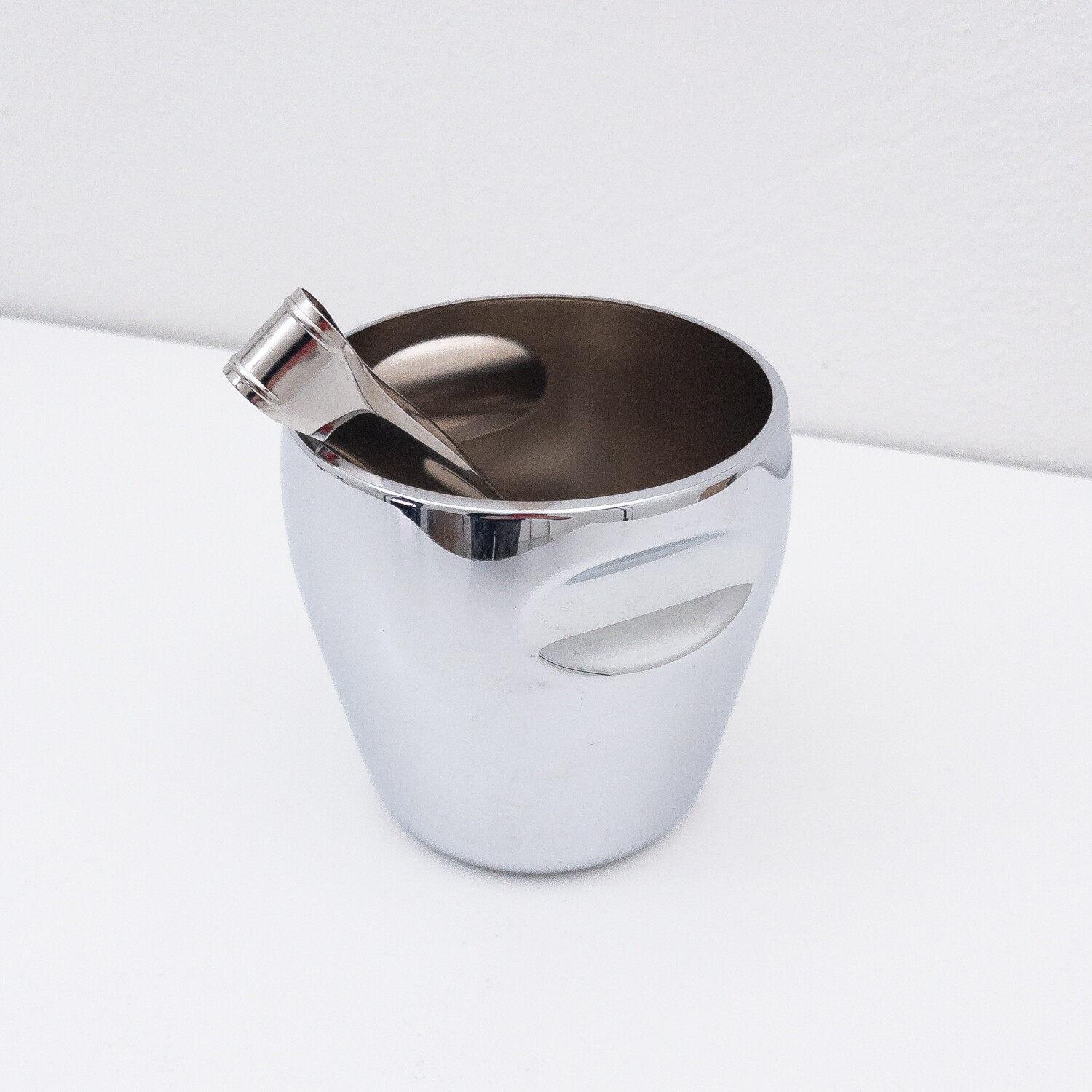 871 steel ice bucket Design Luigi Massoni and Carlo Mazzeri for Alessi