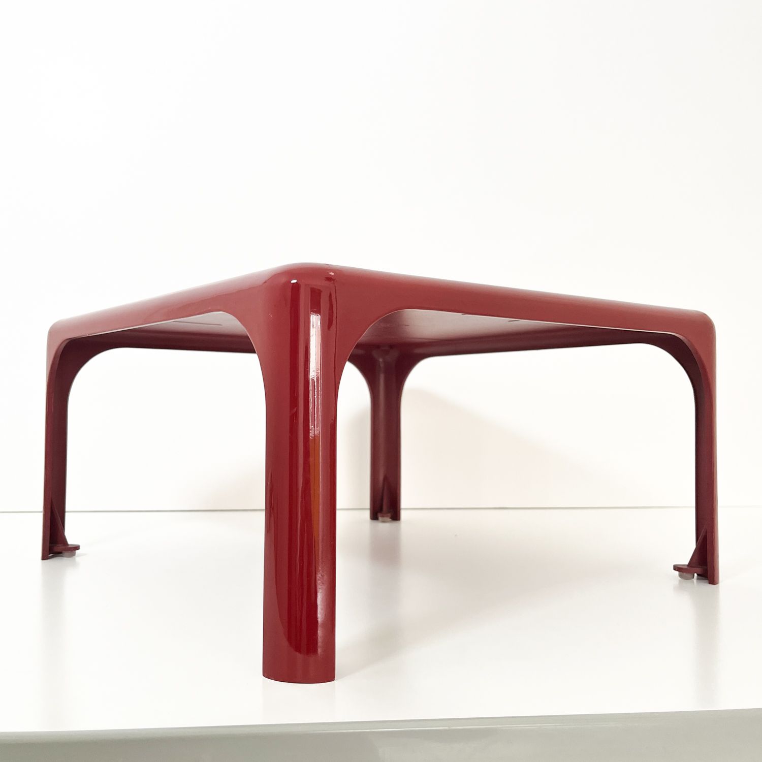 Tavolino Demetrio 45 Design Vico Magistretti per Artemide, Italia anni &#39;60