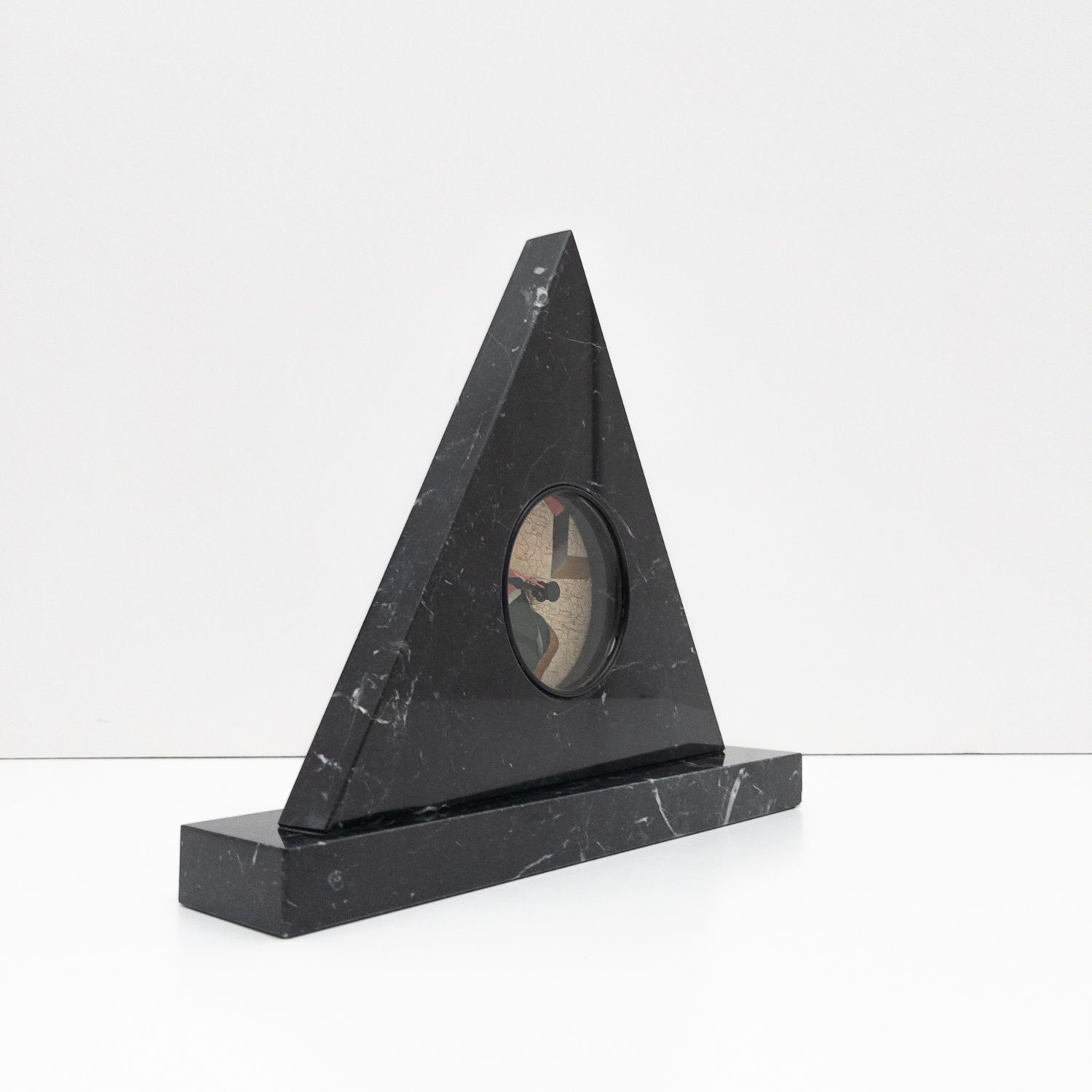 Orologio da tavolo piramide in marmo Vega, Italia anni &#39;80