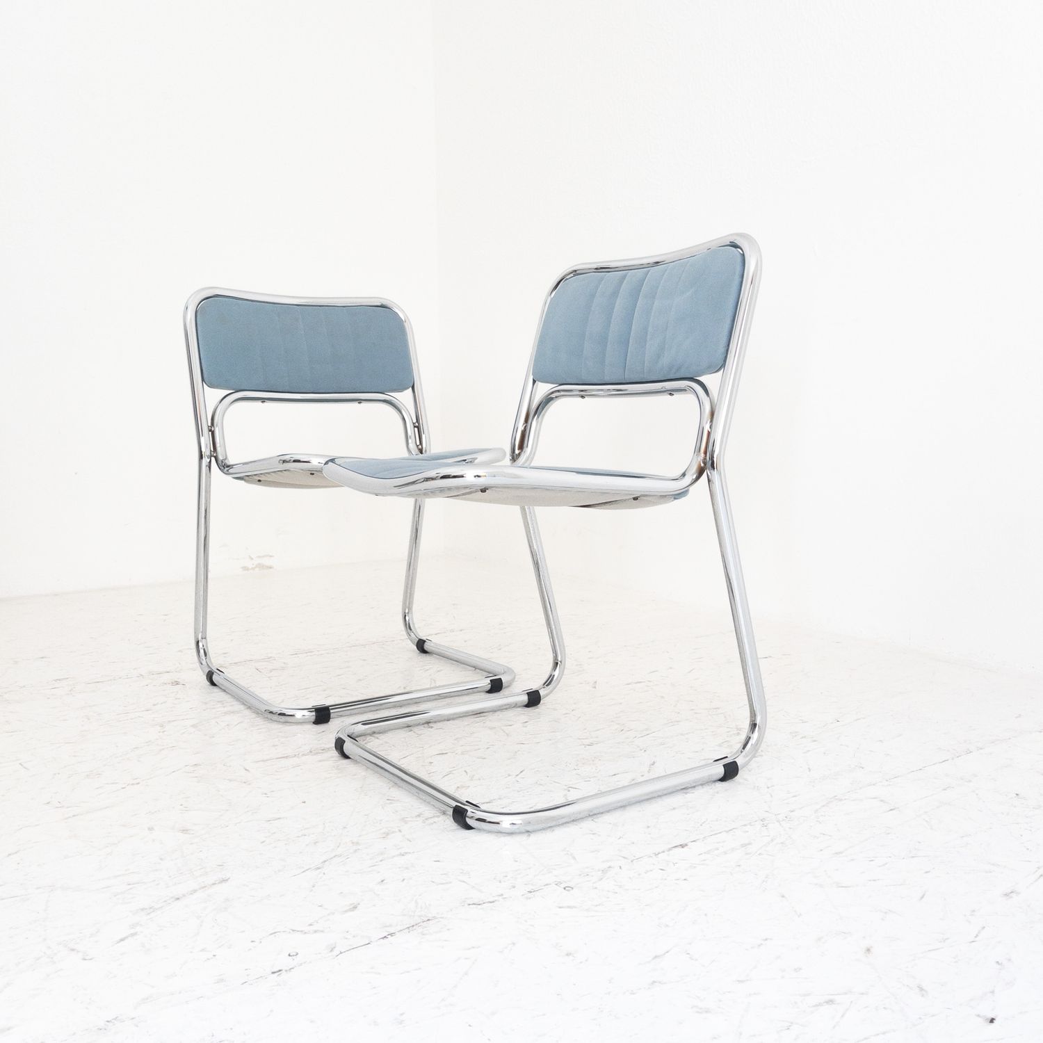 Set of 2 vintage chairs from the &#39;70s with chromed steel frame and sugar paper-colored faux alcantara fabric