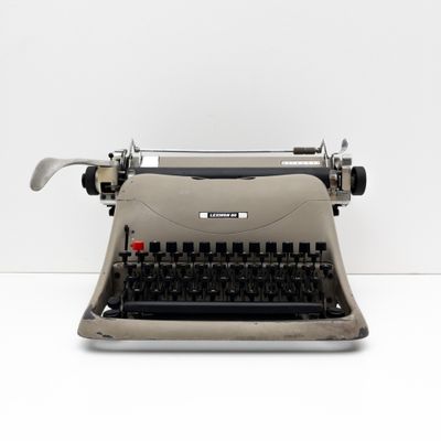 Olivetti Lexikon 80 Typewriter