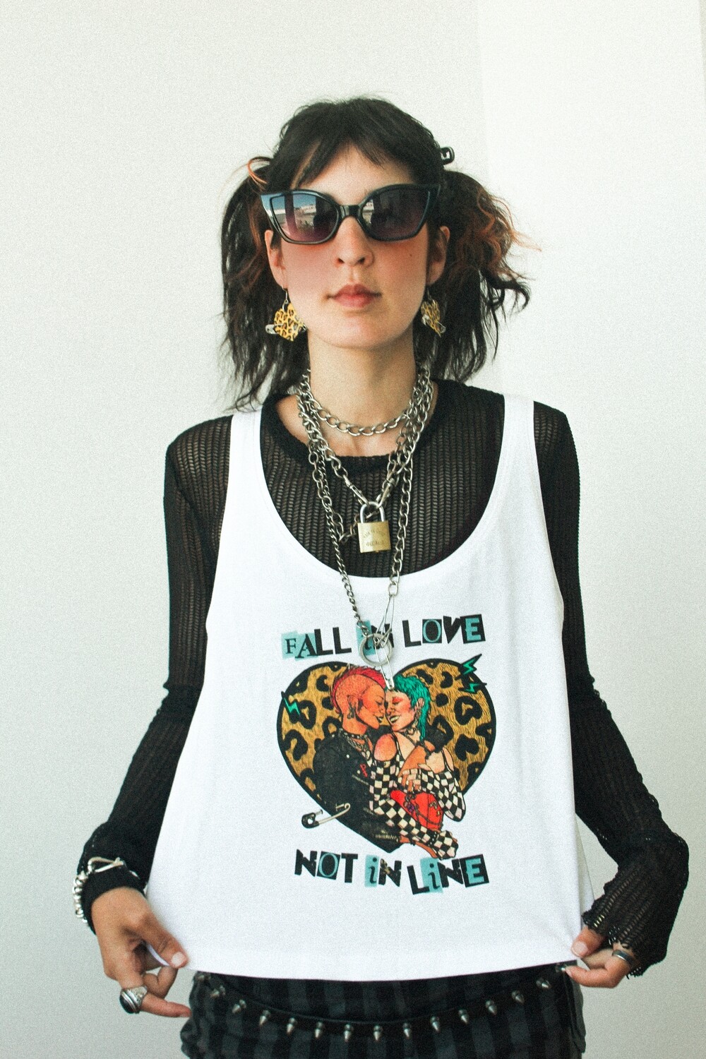 Fall in love not in line top