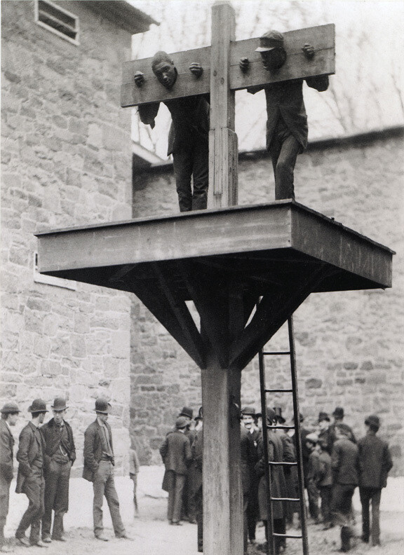 Delaware Pillory & Whipping Post​