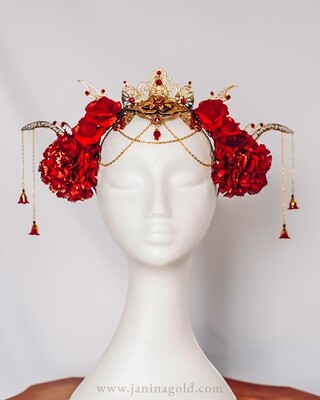 Love Princess Headpiece in Noble Gold Tone with Silk Flowers, Rhinestones, and Pearls for Festivals, Costumes, and Performances