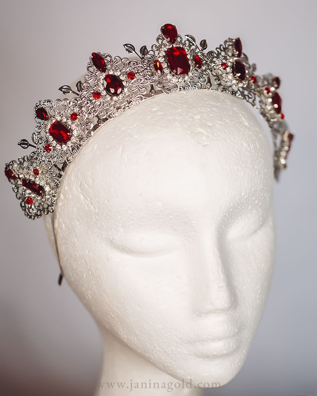 Silver and Red Duchess Crown